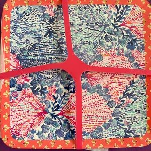 Plastic Lilly pulitzer plates